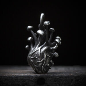 Gotické srdce - prívesok z chirurgickej ocele 316L