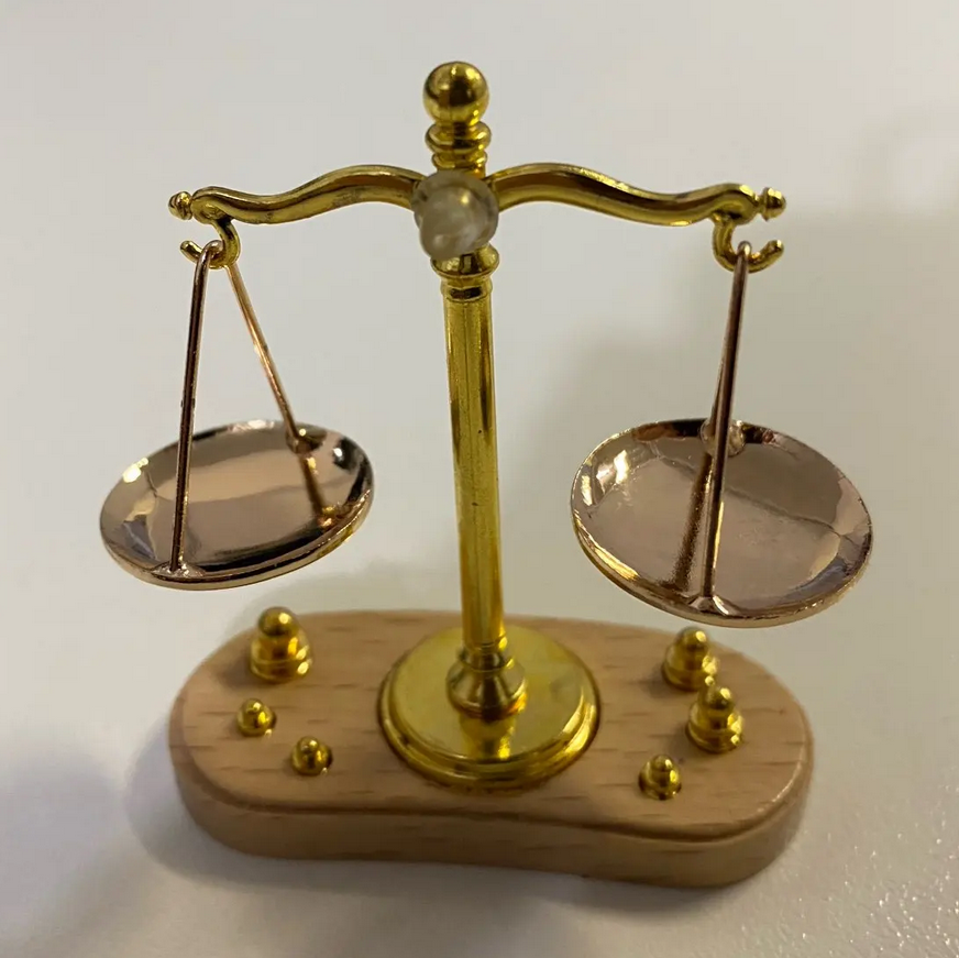 Miniatúrne rovnovážne váhy