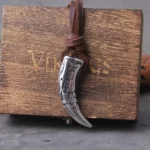 Vlčí tesák - prívesok z chirurgickej ocele 316L
