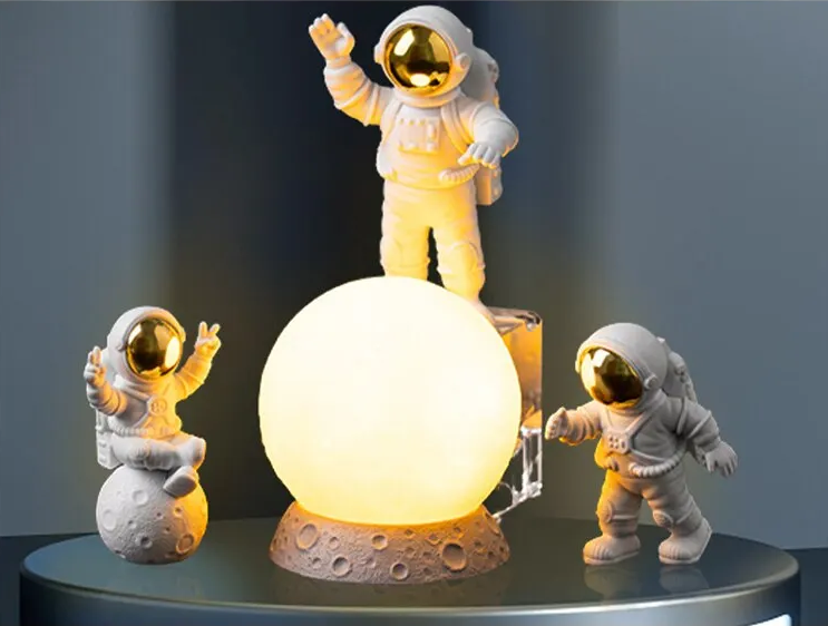 Lampa - Mesiac a traja astronauti
