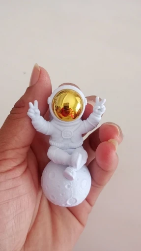 Lampa - Mesiac a traja astronauti